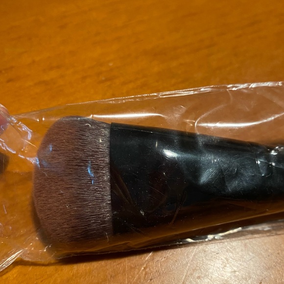 Bareminerals Luxe Performance Brush - Picture 7 of 9